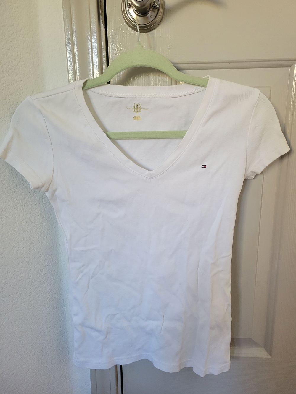 Tommy Hilfiger 100% Cotton White V-Neck Short Sleeve Tee with Flag Logo